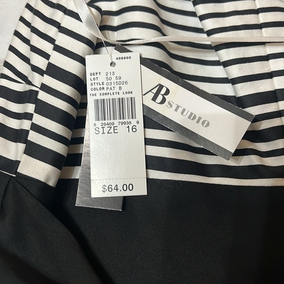 AB Studios, Fit & Flare stripped dress, size 16. - Picture 3 of 4